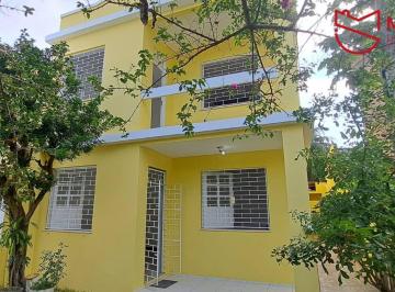 Casa ampla com dois pavimentos 6/4 para aluguel no Rio Vermelho. · Casa ampla com dois pavimentos 6/4 para aluguel no Rio Vermelho.