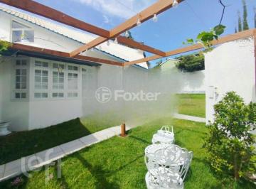 7186673f · Casa, 4 dormitórios, 294.47 m², em Centro