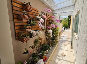 Casa · 170m² · 3 Quartos · 2 Vagas · Tambore 6 - Com Sótão e Linda Área Gourmet - Mobiliada!
