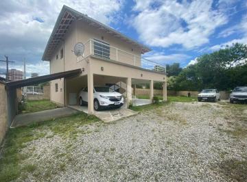 Casa · 202m² · 3 Quartos · 2 Vagas · CASA SOBRADO COM 3 DORMITORIOS SENDO UMA SUITE, LOCALIZADO NO BAIRRO VILA NOVA EM PORTO BELO SC À VE
