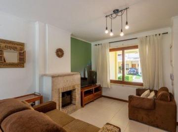 Casa · 192m² · 3 Quartos · 2 Vagas · Casa em Condomínio em Cavalhada