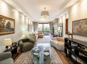 Apartamento · 209m² · 3 Quartos · 2 Vagas · Apartamento com linda vista panorâmica, 3 suítes com dependência completa.