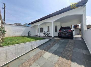 7d3f49f27d3d1e511a4c2e5e175189af57645200 · Casa espaçosa à venda no Casa Blanca em Peruíbe/SP.