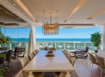 Apartamento · 273m² · 3 Quartos · 4 Vagas · Cobertura duplex frente mar à venda em Balneário Camboriú