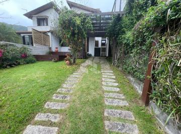 Casa · 114m² · 3 Quartos · 2 Vagas · Casa com 3 suítes, 2 vagas, 180 m², no Jardim Panorâmico em Garopaba SC