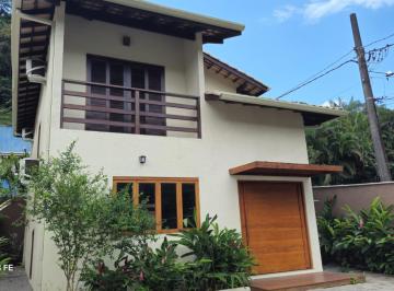 Casa de 3 quartos, São Sebastião · Casa a venda em Boiçucanga