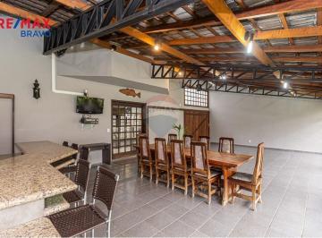 Casa · 336m² · 4 Quartos · 7 Vagas · Sobrado  com quintal, 4 quartos, vagas pra 7 carros, com 597m2 de terreno, Bairro Jardim das América