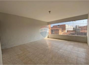Casa · 200m² · 3 Quartos · 2 Vagas · Casa com 3 Quartos à Venda, 200m² por R$ 300.000