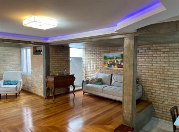 Casa · 222m² · 4 Quartos · 2 Vagas · Casa 4 Quartos com 2 Suítes e 221,99 m² - Agronômica