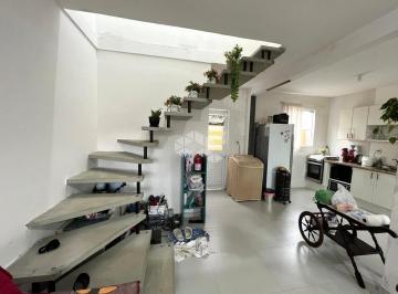 715774_iY4lk5F4DFz1N1l5xL9UH_71577468ea692b62e36.jpg · Sobrado 3 Dormitórios no Rio Vermelho - Garagem Coberta e Sacada