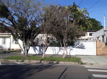 Fachada. · Casa com 80m2,  em terreno de 550m2