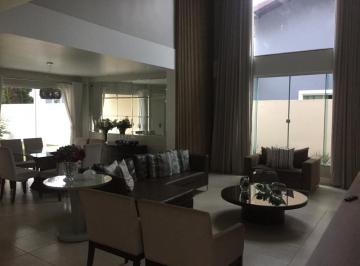 Sala de Estar · Casa de Alto Padrão em Condomínio Fechado