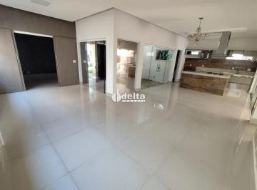 Casa · 400m² · 3 Quartos · 4 Vagas · Casa residencial com 3 suites disponível para locação no bairro Jardim Karaíba em Uberlândia - MG.