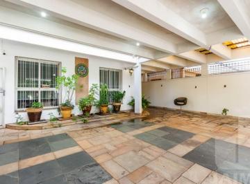 Casa · 250m² · 4 Quartos · 3 Vagas · Casa no Sumaré com 4 dormitórios sendo 2 suítes e 3 vagas, edícula , 250 m2 bem distribuídos.