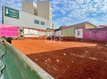 0 · Terreno de esquina para construção de salão em avenida