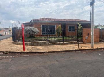 Casa · 224m² · 3 Quartos · 1 Vaga · Casa Padrão em Araraquara