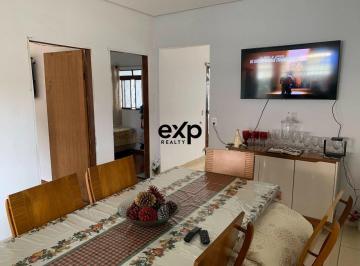 Casa · 229m² · 6 Quartos · 3 Vagas · Casa com 5 Quartos e 3 banheiros à Venda, 229 m²