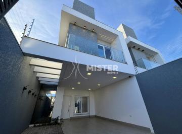 Casa · 150m² · 3 Quartos · 3 Vagas · SOBRADO COM 3 SUÍTES E PISCINA NO JARDIM PARIS EM MARINGÁ
