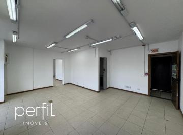 Foto 01 · Sala comercial com 74m2 no bairro centro - Joinville, SC