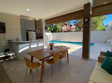 Casa · 420m² · 5 Quartos · Casa à venda - em Urbanova
