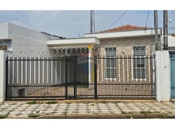Casa · 216m² · 3 Quartos · 2 Vagas · Casa térrea reformada com 3 dormitórios,  edícula  com cozinha , banheiro e lavanderia - Vila Carval