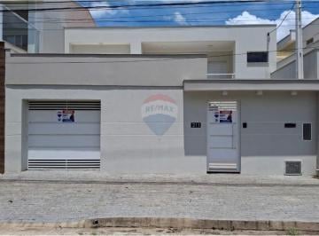 Casa · 215m² · 3 Quartos · 2 Vagas · Casa à venda em Amparo SP com 3 quartos e suíte no Jardim Figueira por R$ 1.150.000,00