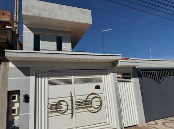 Casa · 125m² · 4 Quartos · 1 Vaga · Sobrado no bairro Parque das Flores