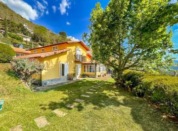 Casa · 179m² · 6 Quartos · 5 Vagas · Casa com 6 quartos em Nogueira, Petrópolis