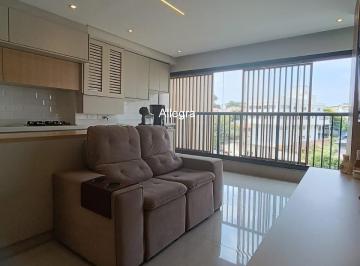 Foto 01 · Apartamento com 2 varandas, 2 quartos, vaga demarcada e escriturada, localizado em uma área privileg