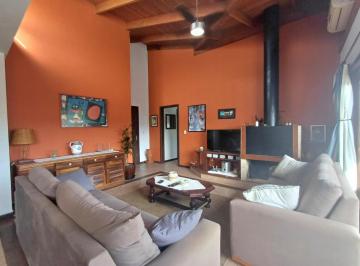 Apartamento · 115m² · 2 Quartos · Apartamento a venda no centro de Garopaba com 2 dorms(suíte)!