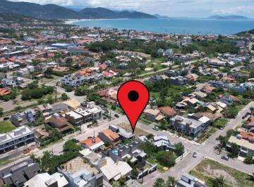 Terreno · Terreno 100% plano de esquina no centro de Garopaba!