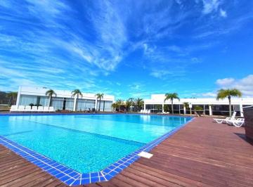 Terreno · Terreno com 600 m2 em condomínio fechado próximo as praias de Garopaba!