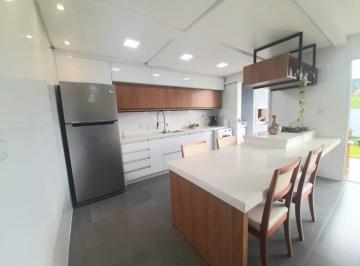 Casa · 119m² · 3 Quartos · 2 Vagas · Casa a venda em Garopaba no bairro Ambrósio apenas 1 km do centro com 3 dormitórios( 2 suítes)!