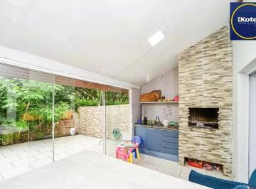 Casa · 108m² · 3 Quartos · 2 Vagas · Casa em Condomínio com 3 Quartos, Piscina, Quintal e 2 Vagas