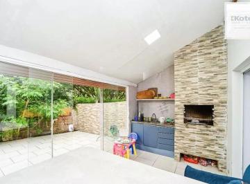 Casa · 108m² · 3 Quartos · 2 Vagas · Casa em Condomínio com 3 Quartos, Piscina, Quintal e 2 Vagas