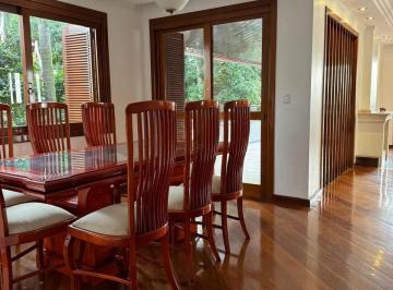 Apartamento · 237m² · 3 Quartos · 2 Vagas · Apartamento à venda - em Petrópolis
