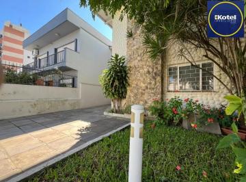 Casa · 208m² · 3 Quartos · 6 Vagas · Linda casa à venda no bairro Azenha!!!