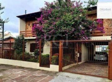 Casa · 388m² · 3 Quartos · 3 Vagas · Casa de 388m² com 3 quartos.