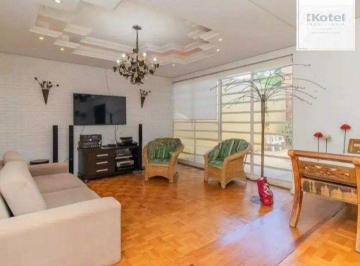 Casa · 234m² · 3 Quartos · 3 Vagas · Casa 3d com suíte, bairro três figueira