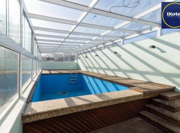 Casa · 444m² · 4 Quartos · 2 Vagas · Casa incrível com 444m² privativos, para uso misto, residencial ou comercial.