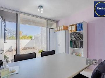 Comercial · 79m² · Excelente cobertura comercial de 79m² com 2 banheiros.