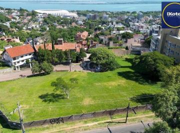 Terreno · 3386m² · Excelente terreno à venda em Porto Alegre, localizado na Rua Correa Lima,