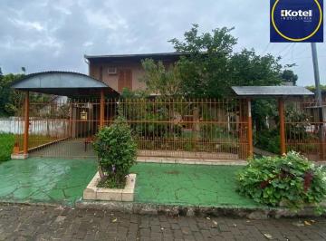 Casa · 170m² · 2 Quartos · 3 Vagas · Ótima casa de dois pavimentos localizada no Bairro Restinga