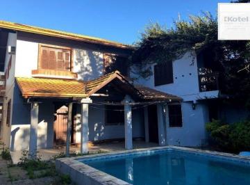 Casa · 365m² · 4 Quartos · 5 Vagas · Casa de 365m² - 4 dormitórios sendo 3 suítes e 5 vagas de garagem no bairro Part
