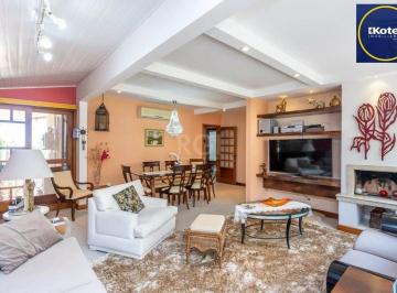 Casa · 208m² · 3 Quartos · 3 Vagas · Casa à venda - em Teresópolis