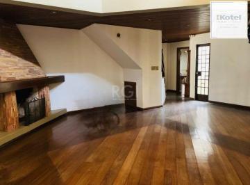 Casa · 334m² · 3 Quartos · 2 Vagas · Encantadora residência com 03 dormitórios sendo 01 suíte e piscina.