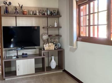 Casa · 250m² · 4 Quartos · 4 Vagas · Excelente oportunidade para morar ou investir!