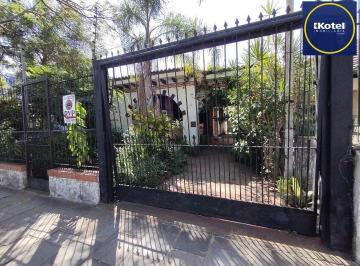 Comercial · 200m² · 4 Vagas · Casa comercial térrea na Av. Aparício Borges - bairro Teresópolis