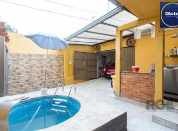 Casa · 90m² · 3 Quartos · 3 Vagas · Sobrado, 3 quartos, 2 banheiros, pátio, 2 vagas, piscina - Bairro Vila Nova