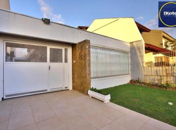 Casa · 295m² · 5 Quartos · 5 Vagas · Casa com Edícula nos fundos, total de 5 dormitórios no Bairro gloria.